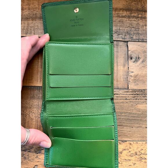 LOUIS VUITTON Green Epi Leather Small Compact Wallet - Picture 7 of 13